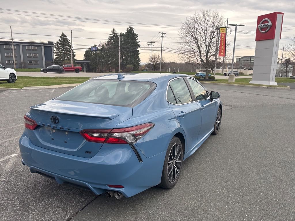 Used 2024 Toyota Camry SE w/ Cold Weather Package FWD image 7