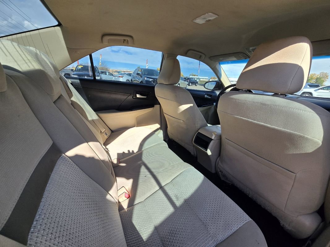 Used 2013 Toyota Camry LE image 15