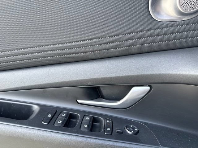 Used 2025 Hyundai Elantra SEL FWD image 11