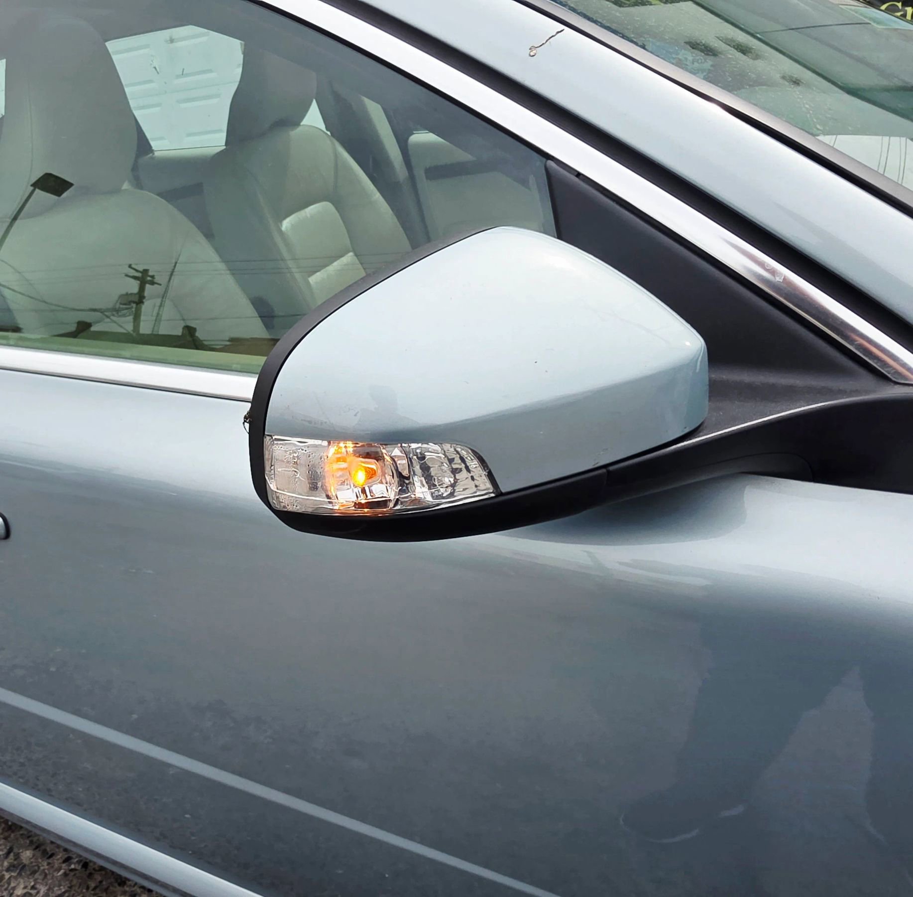 Used 2009 Volvo V70 FWD image 26