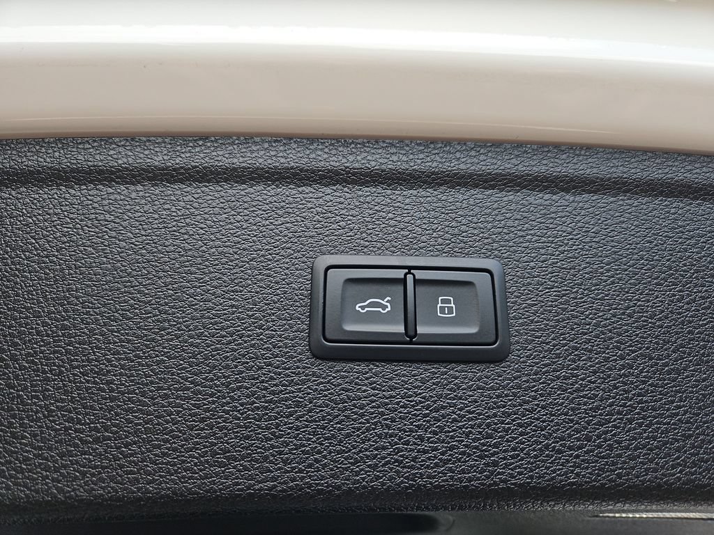 Used 2023 Audi Q5 2.0T Premium Plus AWD/4WD image 25