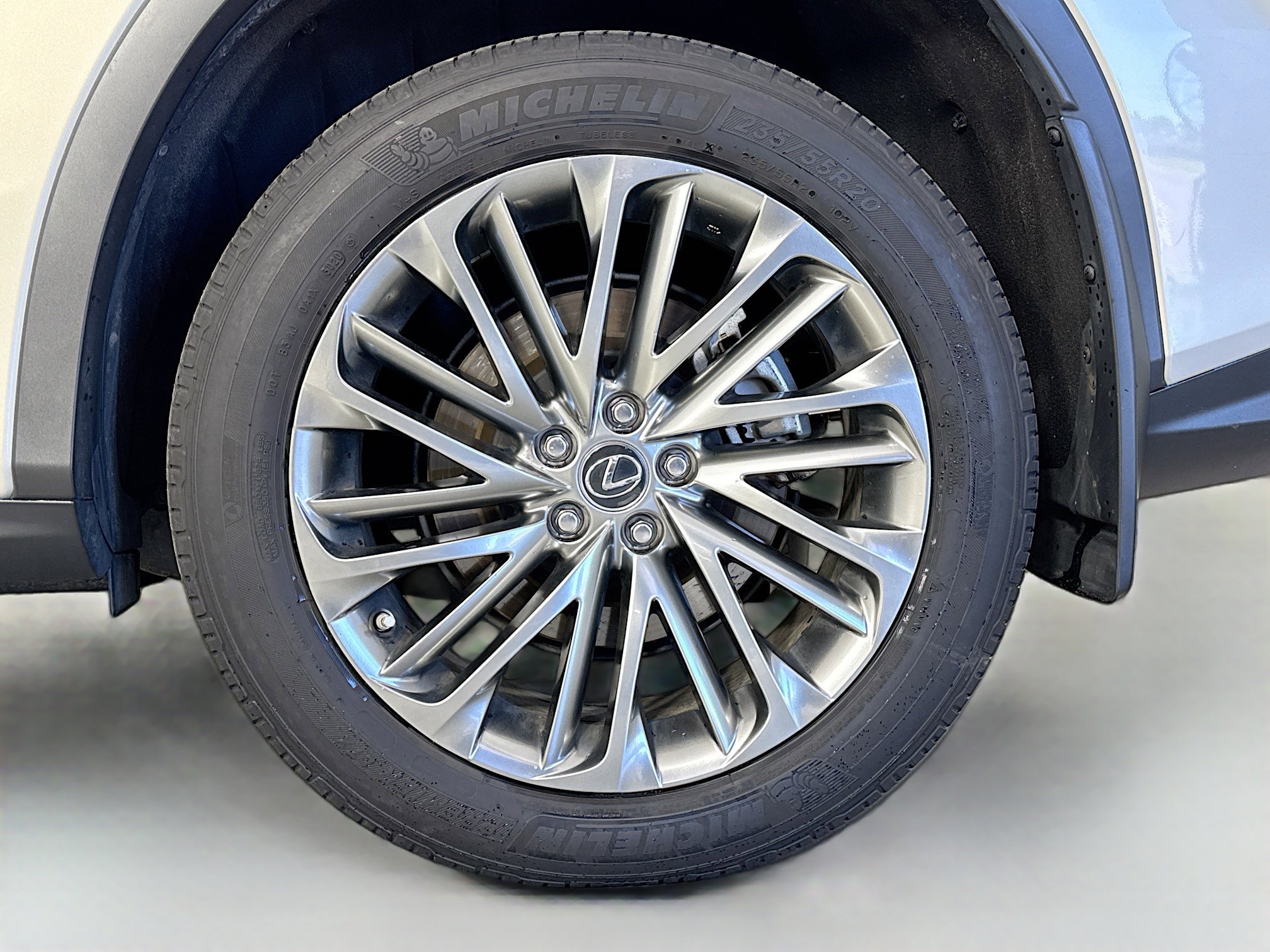 Used 2020 Lexus RX 450h AWD w/ Luxury Package image 34
