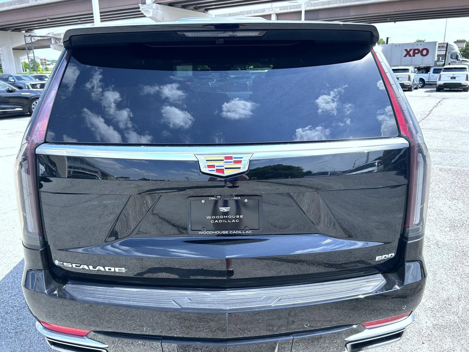 Certified 2024 Cadillac Escalade Premium Luxury Platinum w/ Heavy-Duty Trailer Package AWD/4WD image 20