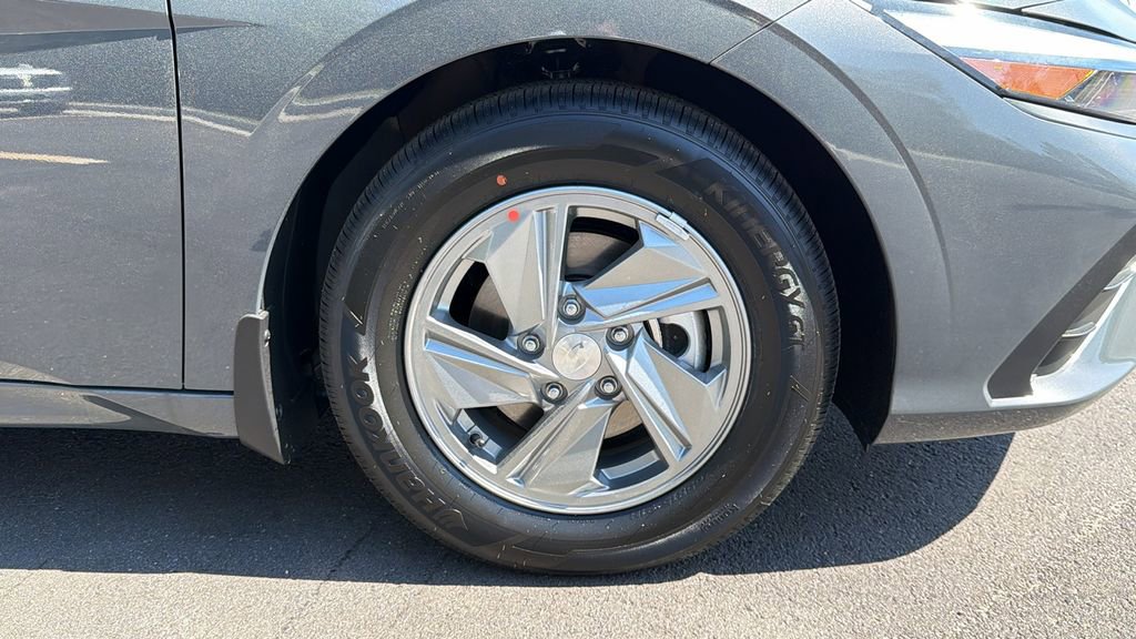 New 2026 Hyundai Elantra SE image 12