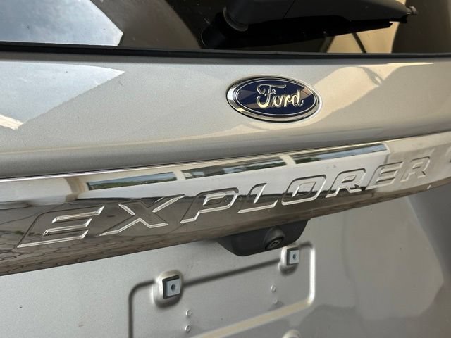 Used 2024 Ford Explorer Limited w/ Limited Technology Package AWD/4WD image 31