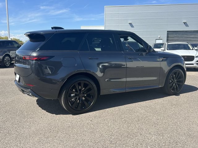 New 2026 Land Rover Range Rover Sport Dynamic SE AWD/4WD image 17