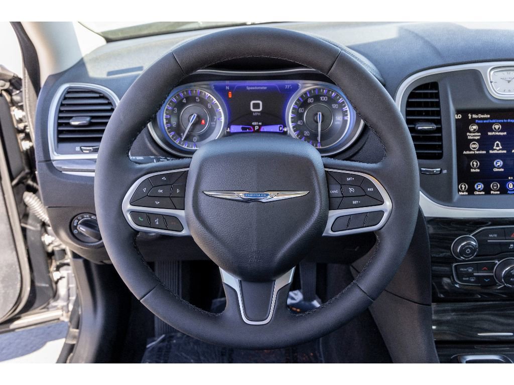 Used 2022 Chrysler 300 Touring w/ Sport Appearance Package image 22