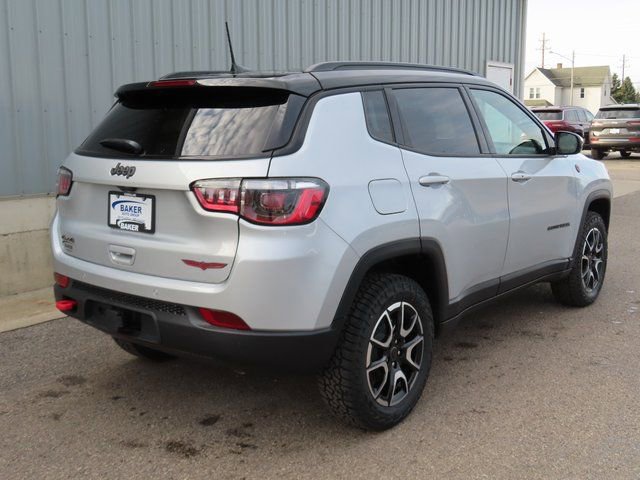 New 2026 Jeep Compass Trailhawk w/ Trailer Tow Group image 3