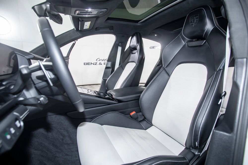 Used 2025 Porsche Panamera image 13
