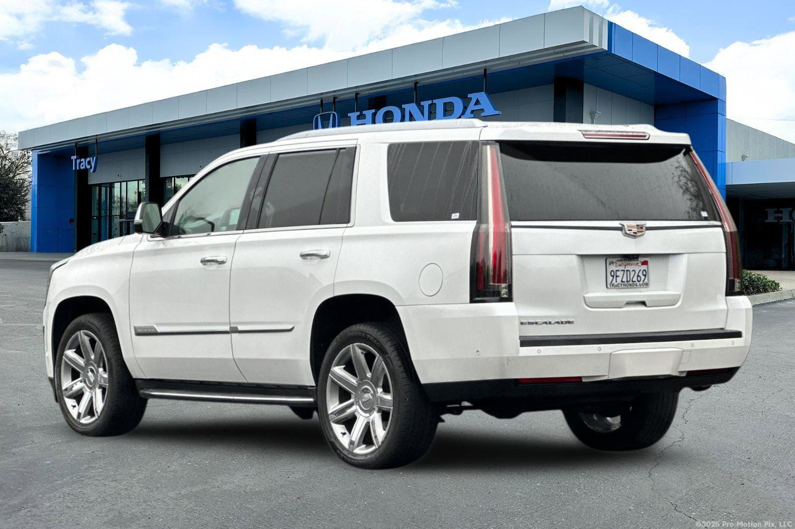 Used 2019 Cadillac Escalade Luxury image 10