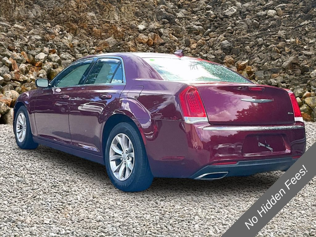 Used 2015 Chrysler 300 Limited RWD image 10