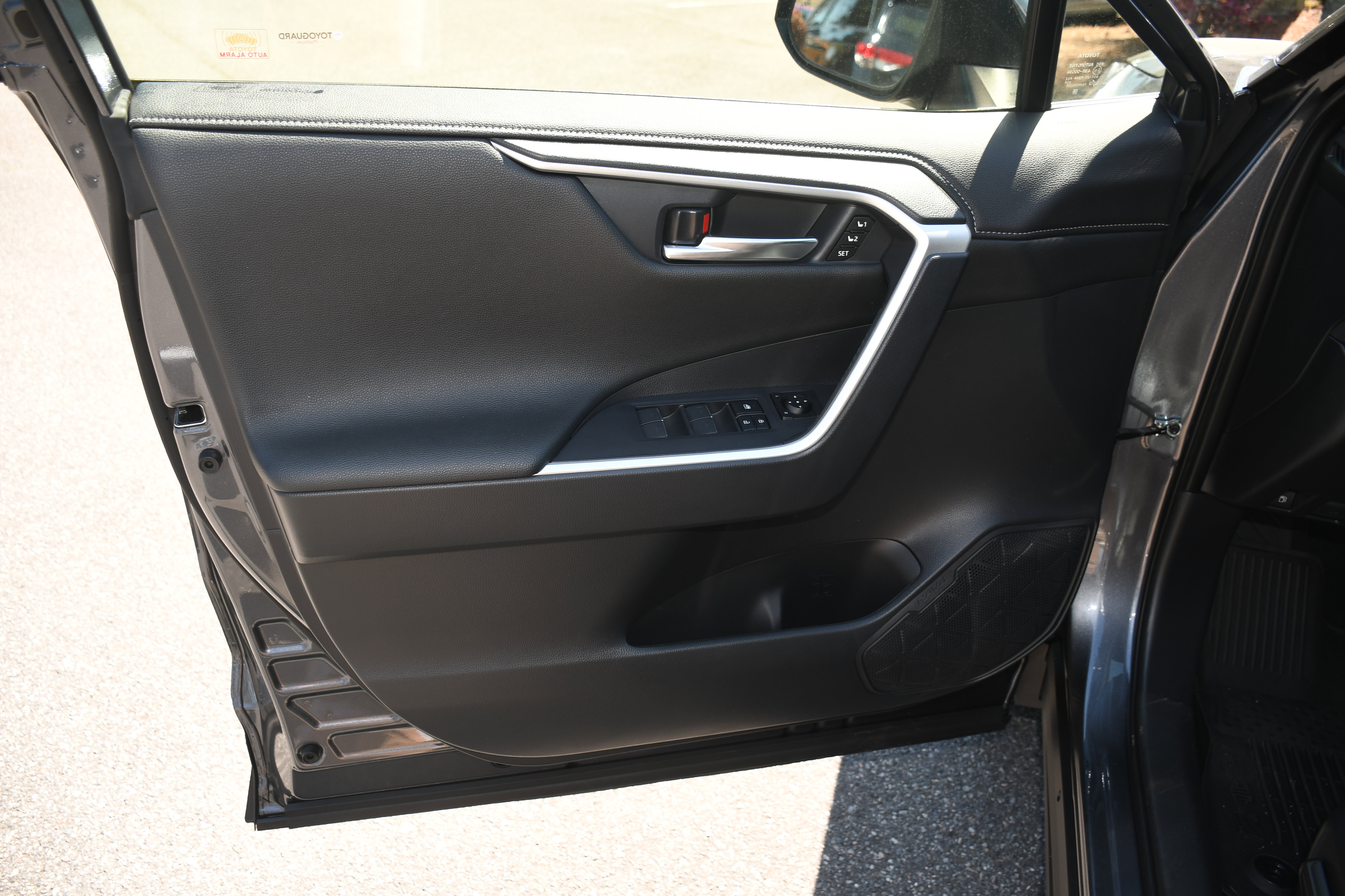 Used 2024 Toyota RAV4 Limited image 10