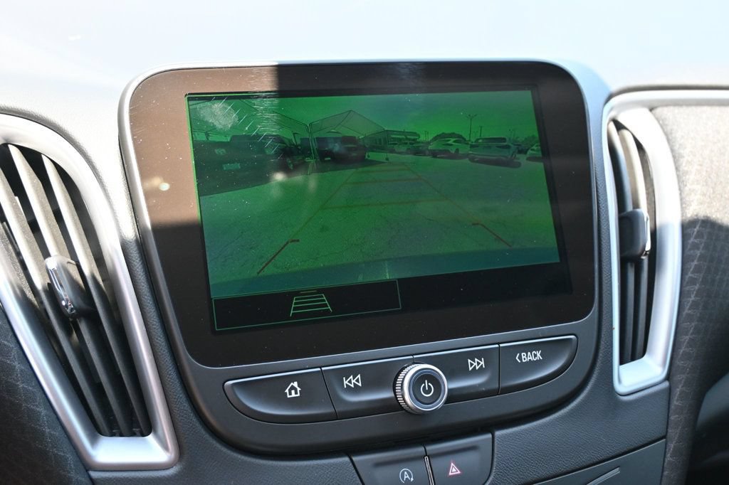 Used 2025 Chevrolet Malibu RS FWD image 12