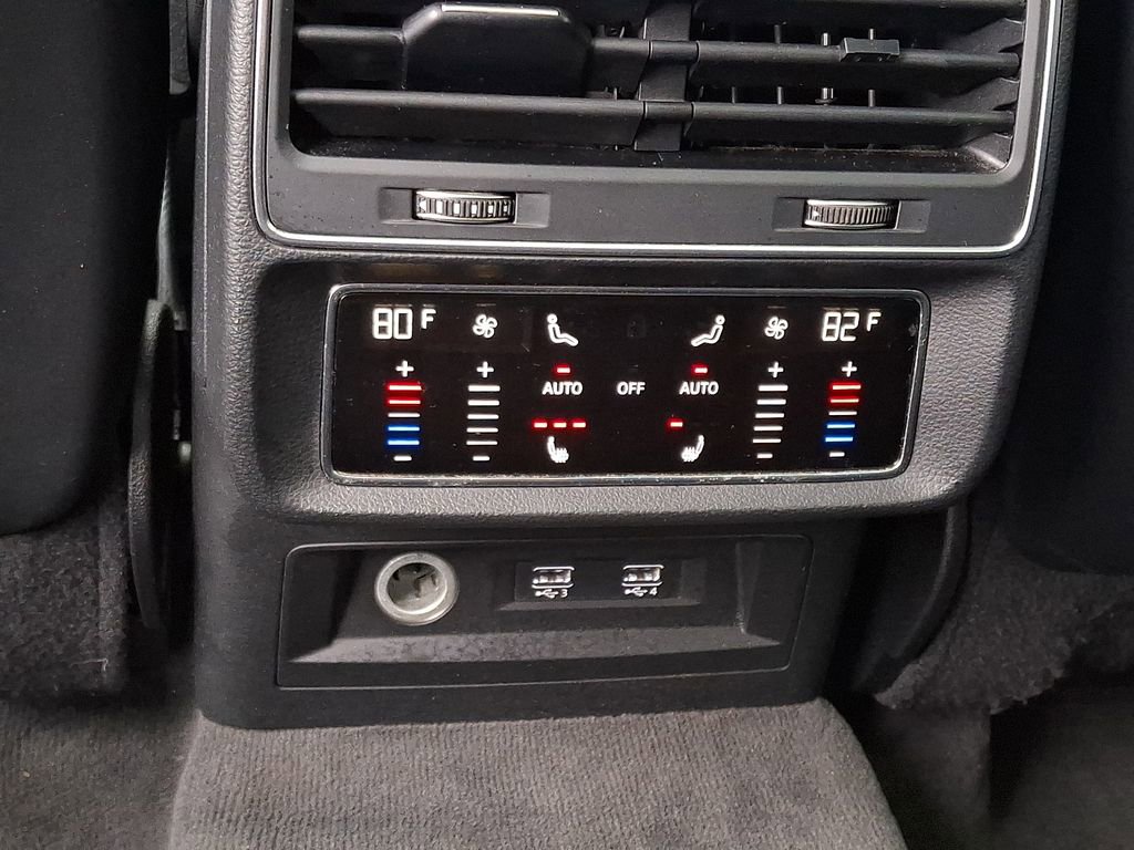 Used 2019 Audi Q8 Premium Plus w/ Premium Plus image 11