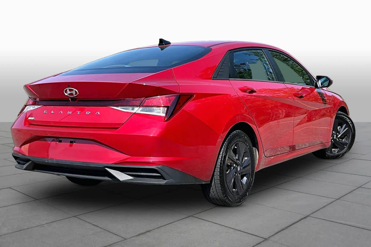 Used 2022 Hyundai Elantra SEL FWD image 22
