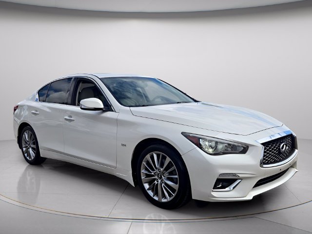 Used 2018 INFINITI Q50 Luxe w/ Essential Package (3.0T Luxe) AWD/4WD image 9