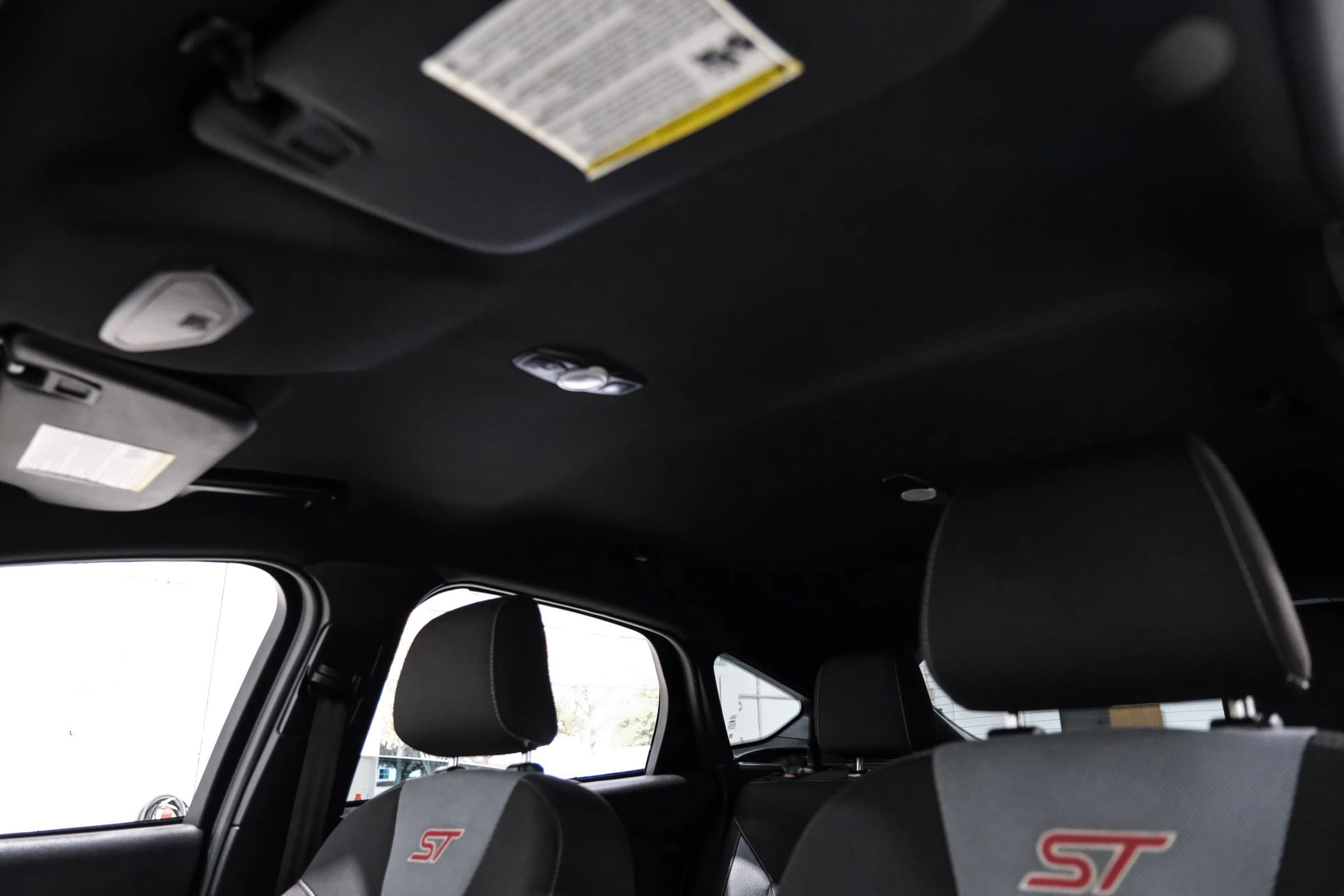 Used 2018 Ford Focus ST image 31