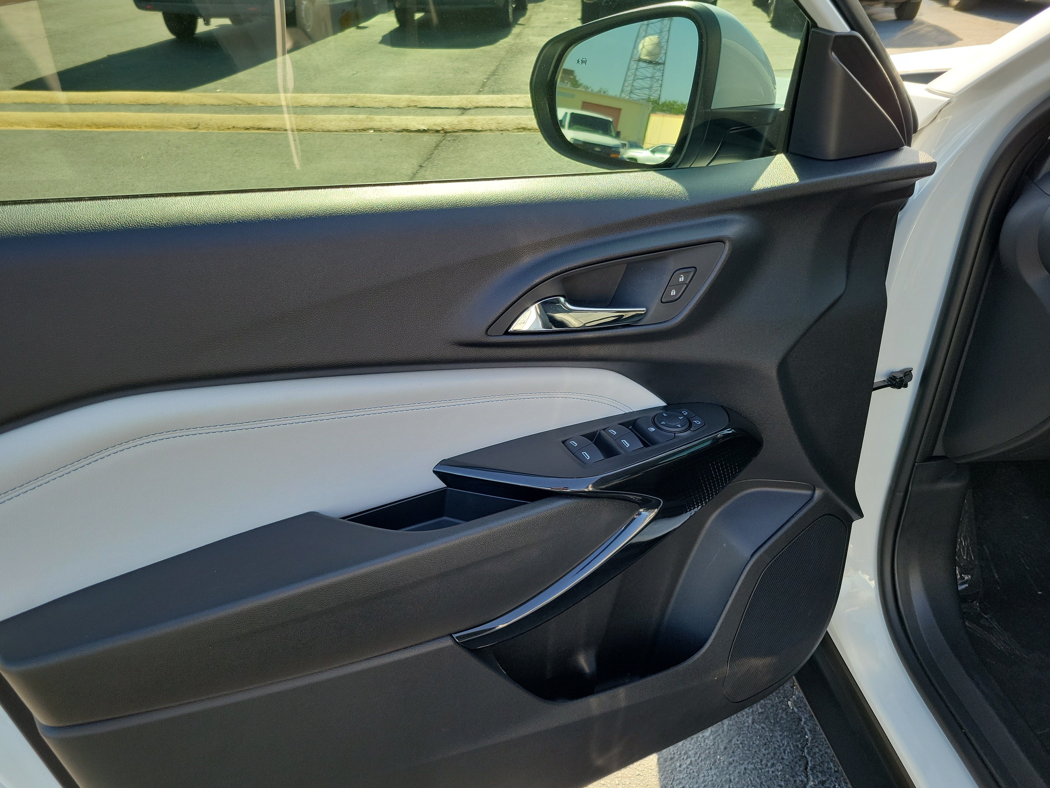Used 2026 Chevrolet Trax LT w/ Driver Confidence Package FWD image 16