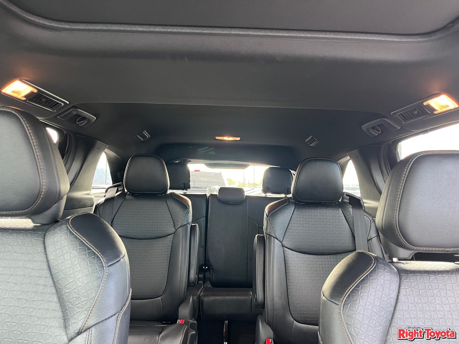 Certified 2025 Toyota Sienna XLE Woodland Edition AWD/4WD image 32