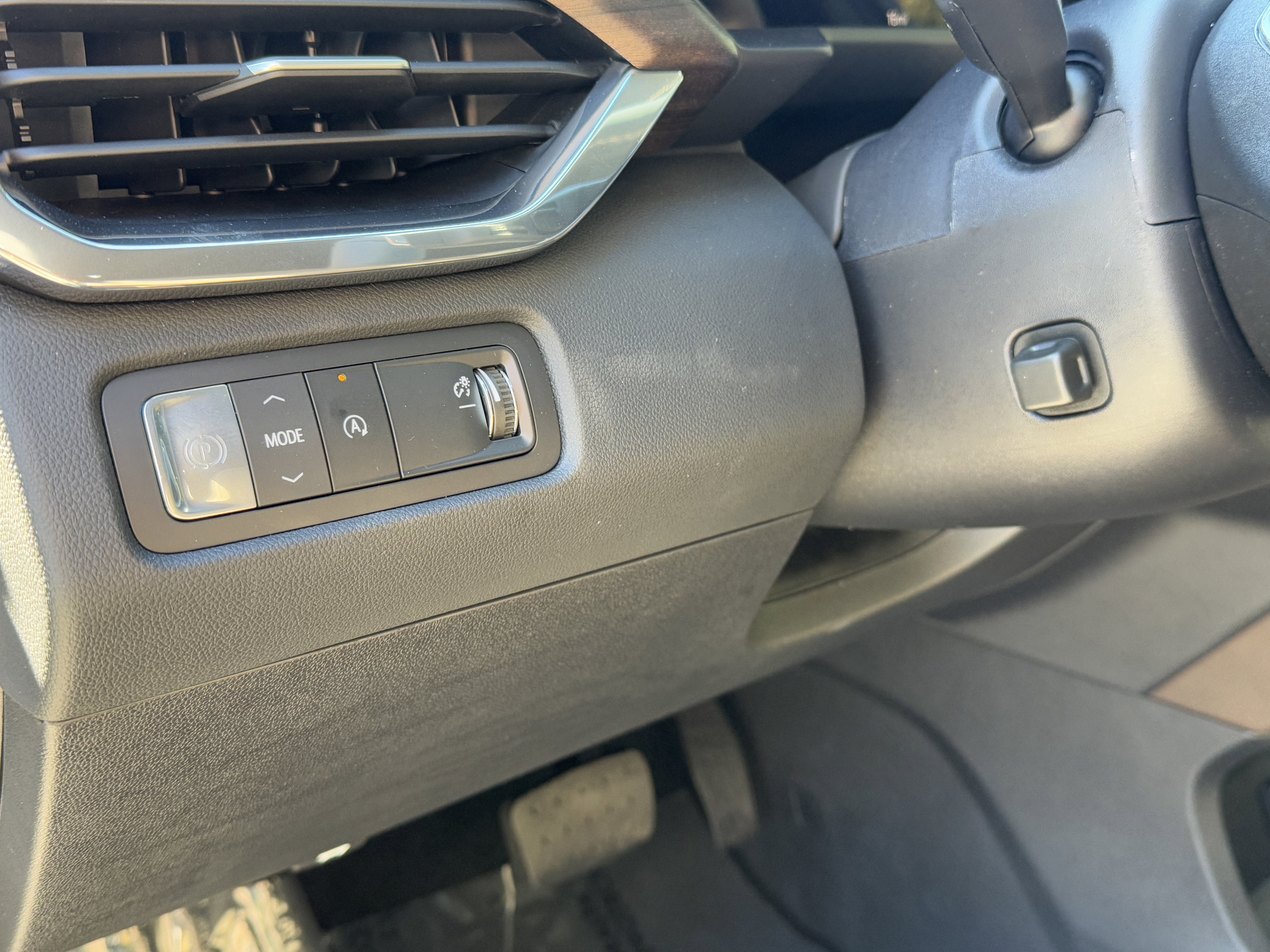 New 2026 GMC Acadia Denali Ultimate image 11