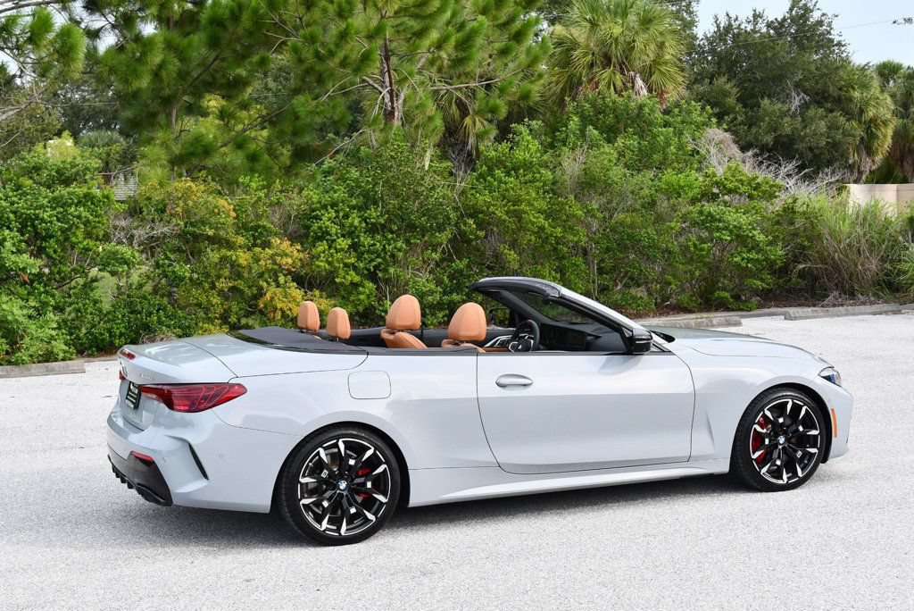 Used 2026 BMW M440i Convertible w/ Premium Package RWD image 6