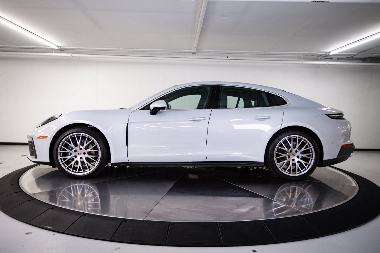 New 2026 Porsche Panamera 4 AWD/4WD image 2