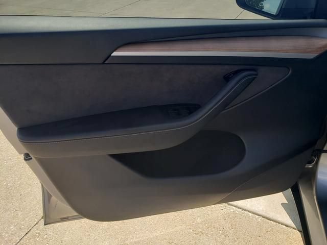 Used 2024 Tesla Model Y Performance AWD/4WD image 13