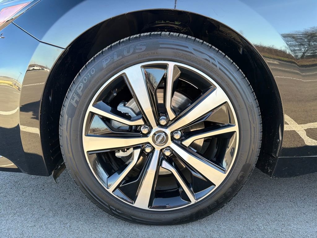 Used 2023 Nissan Maxima SV w/ Floor Mat Group image 2