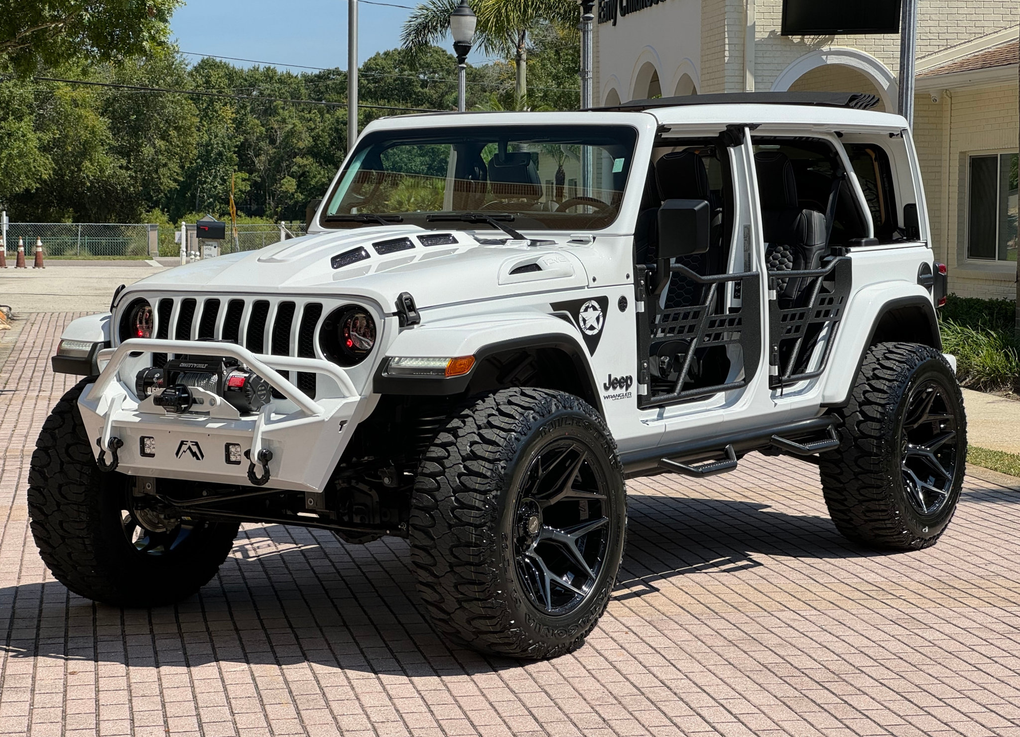 Used 2022 Jeep Wrangler Unlimited Sahara AWD/4WD image 49