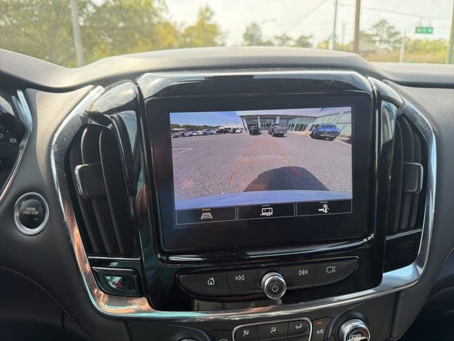 Used 2023 Chevrolet Traverse LT image 14