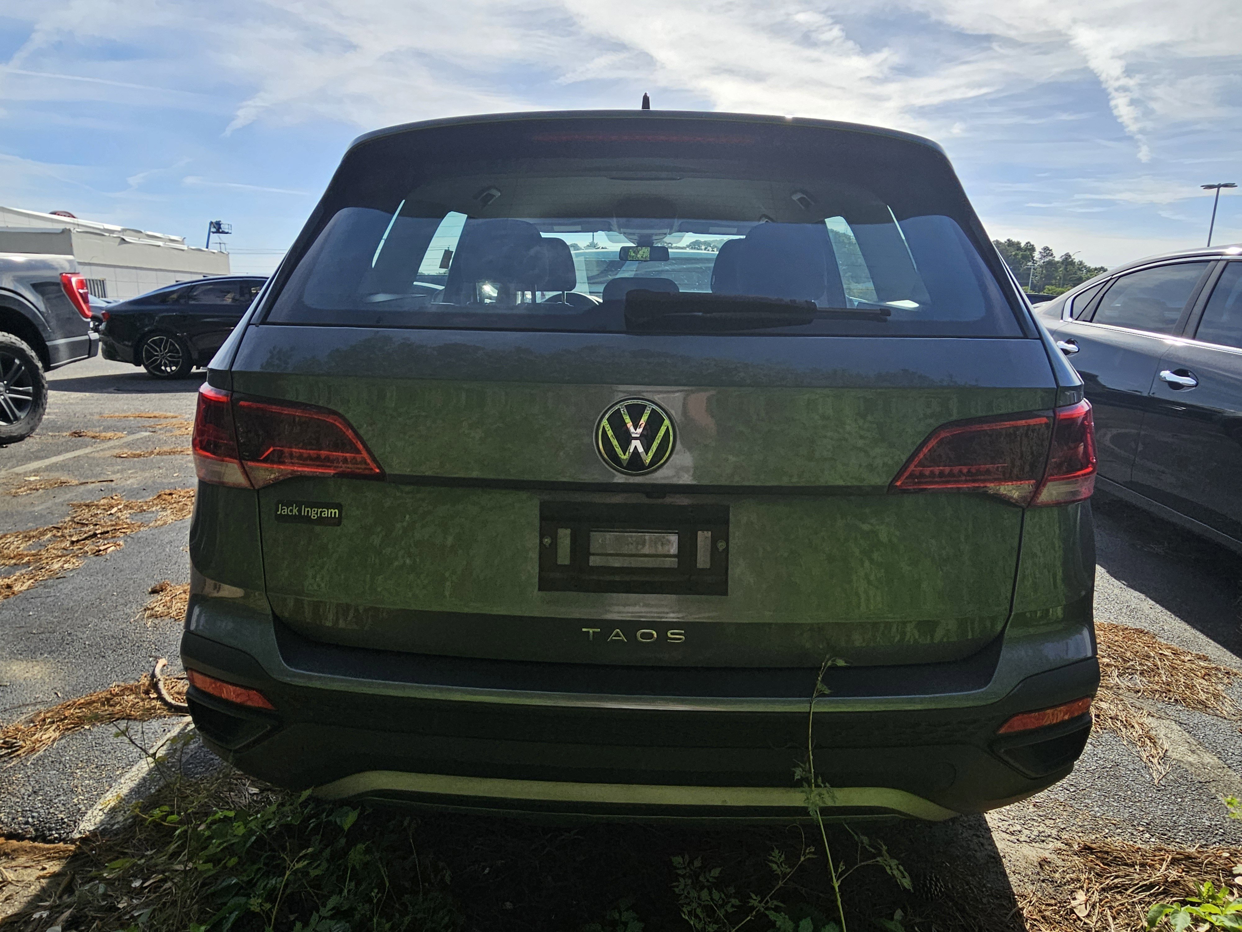 Used 2022 Volkswagen Taos S image 9