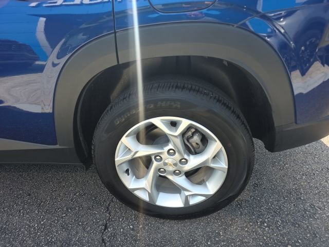 Used 2024 Chevrolet Trax LS w/ LS Convenience Package image 11