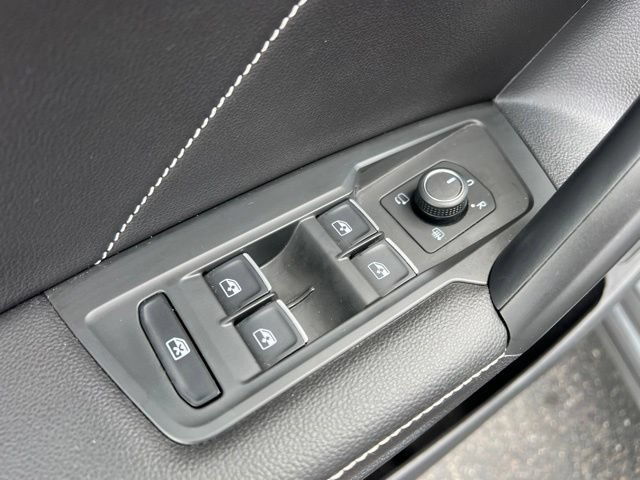 Used 2023 Volkswagen Tiguan SEL R-Line AWD/4WD image 31