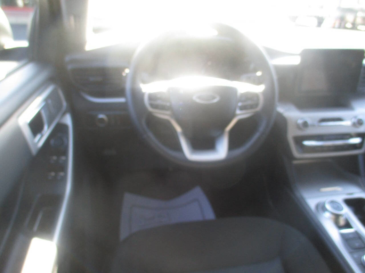 Used 2024 Ford Explorer XLT image 4