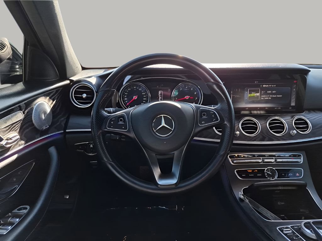 Used 2018 Mercedes-Benz E 300 image 24