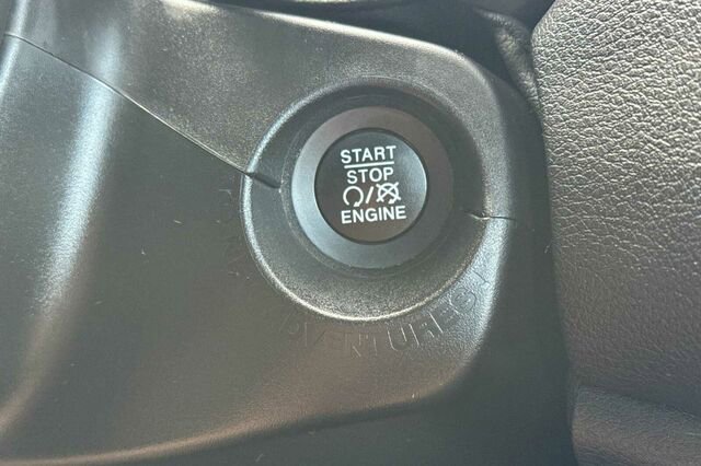 Used 2022 Jeep Renegade Latitude AWD/4WD image 23