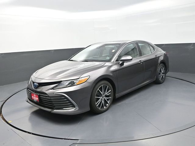 Used 2023 Toyota Camry XLE w/ Navigation Package image 3