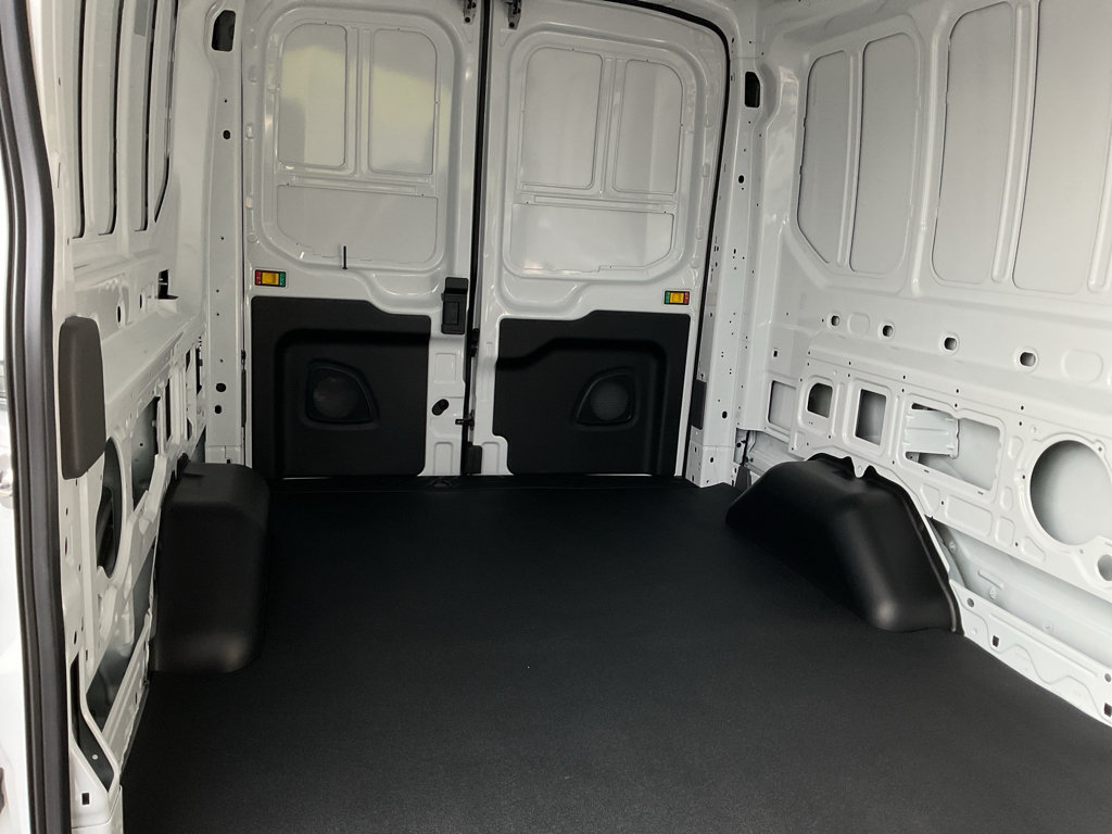 New 2027 Ford Transit 250 148 Medium Roof RWD image 17