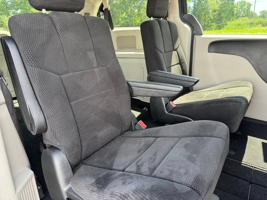 Used 2013 Dodge Grand Caravan SXT FWD image 11