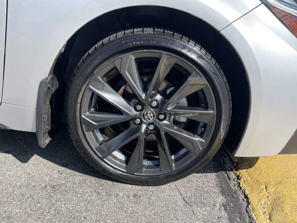 Used 2025 Toyota Corolla XSE FWD image 11