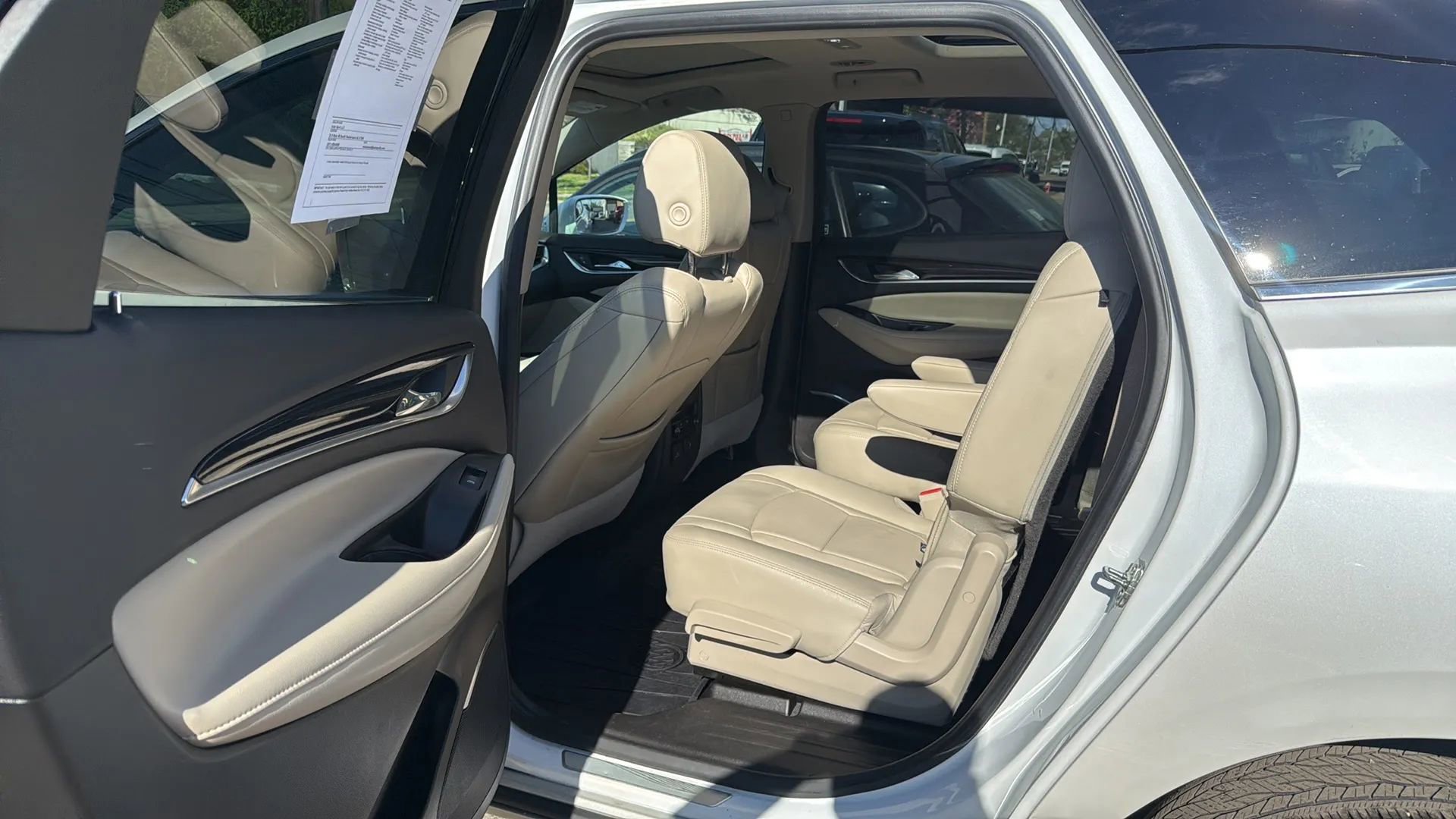 Used 2019 Buick Enclave Essence image 27