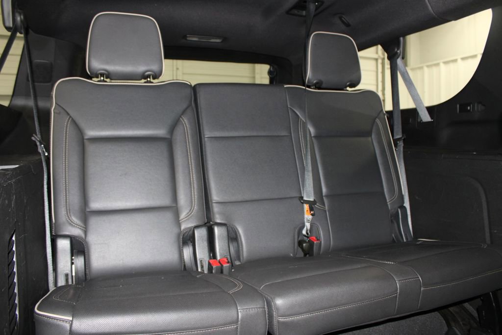 Used 2023 Chevrolet Suburban Premier image 28