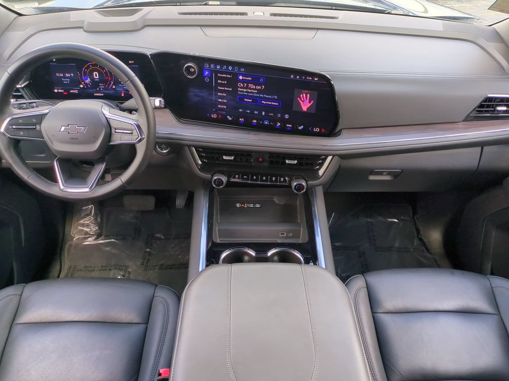 Used 2025 Chevrolet Suburban Z71 AWD/4WD image 18