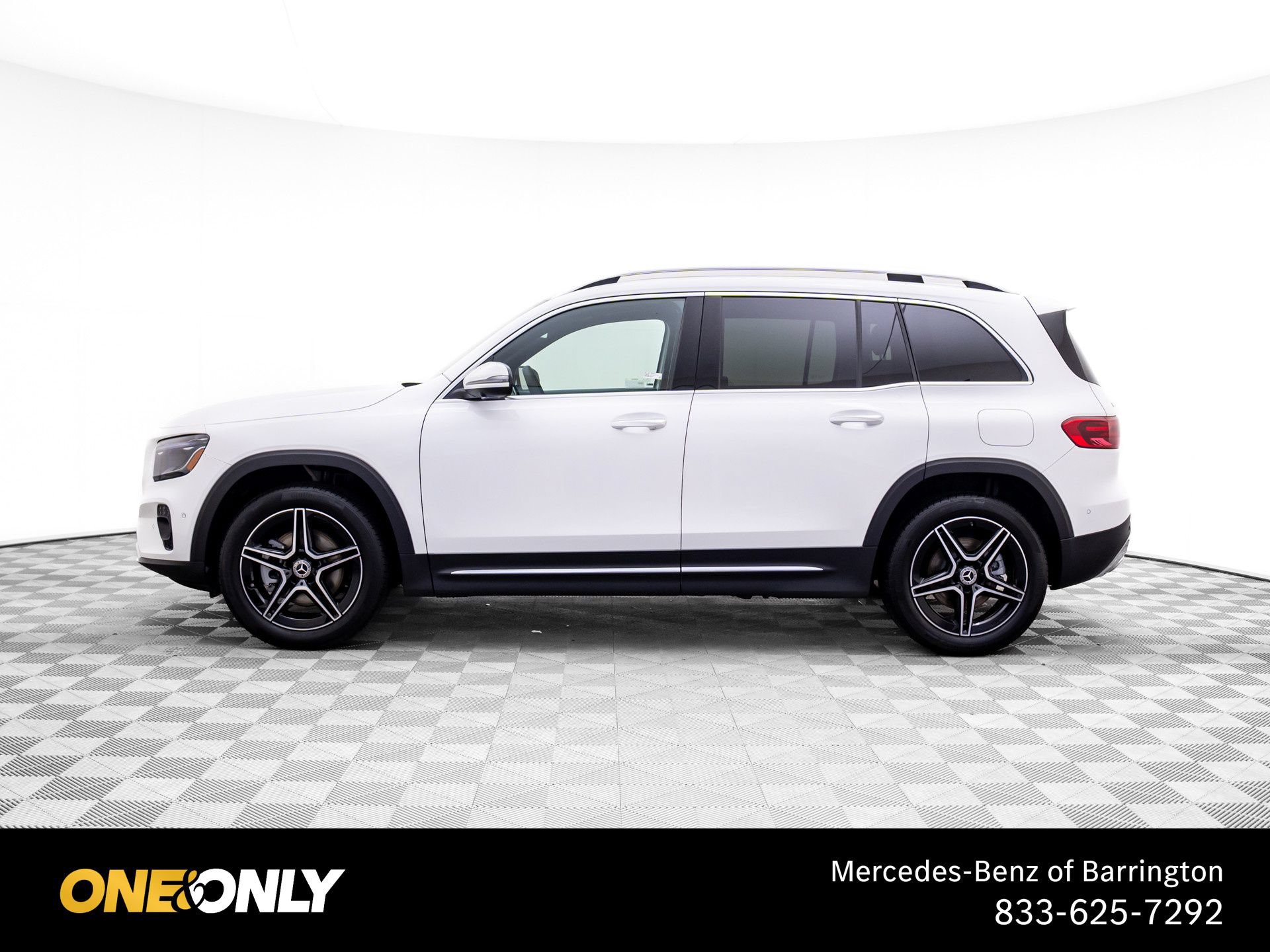 New 2026 Mercedes-Benz GLB 250 4MATIC image 2