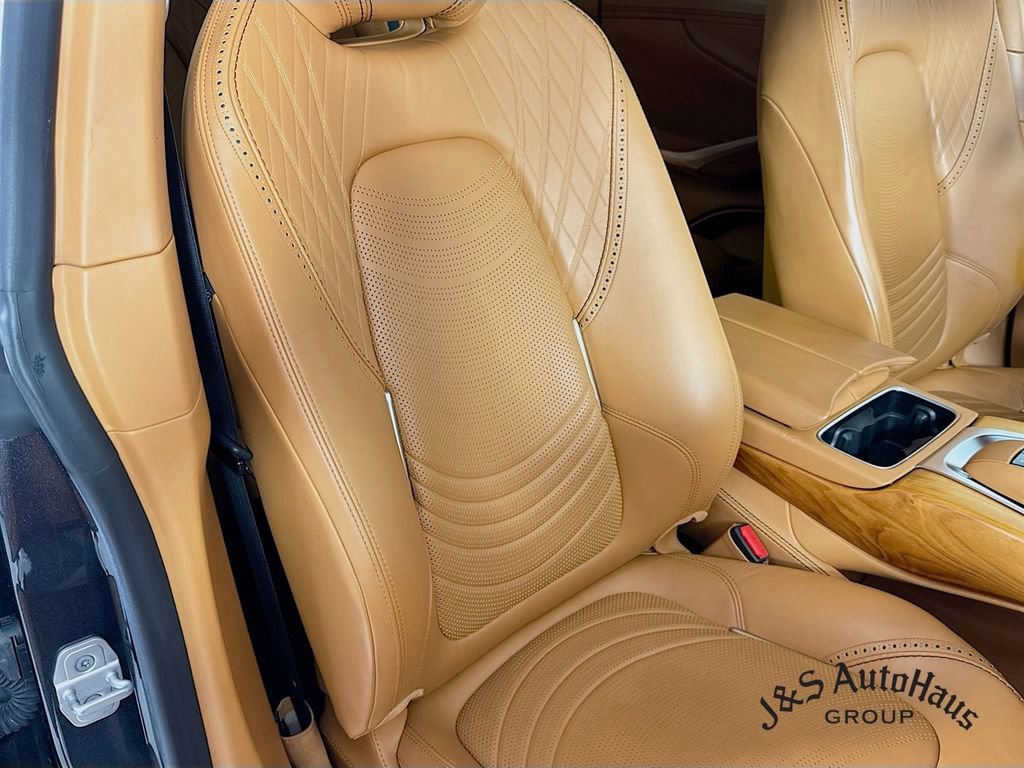 Used 2022 Aston Martin DBX AWD/4WD image 46