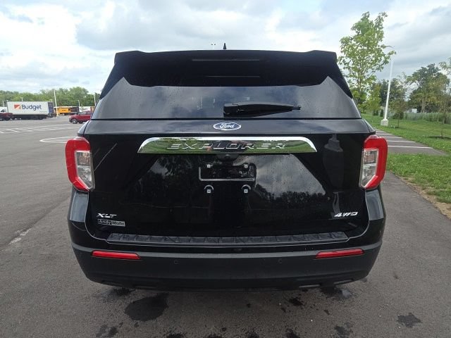 Used 2024 Ford Explorer XLT AWD/4WD image 10