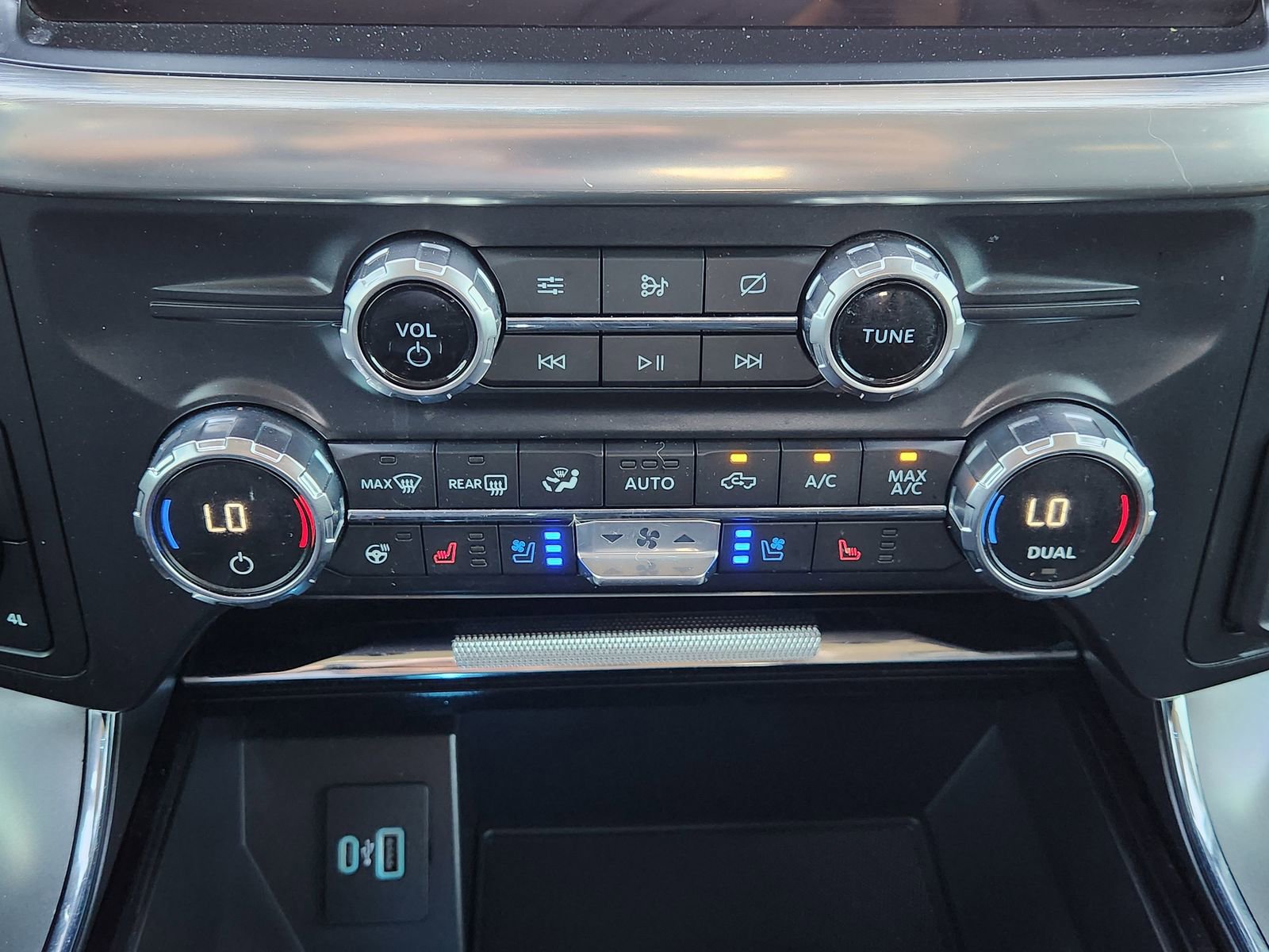 Used 2021 Ford F150 Lariat w/ Equipment Group 502A High image 22