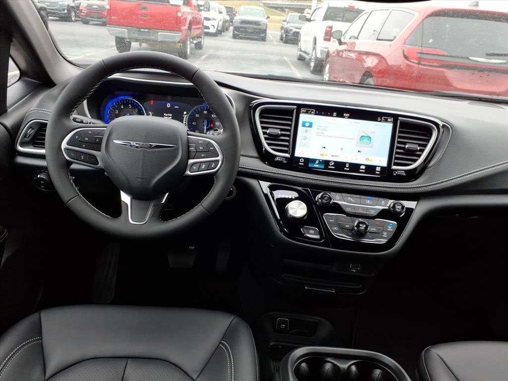 New 2026 Chrysler Pacifica Select image 10