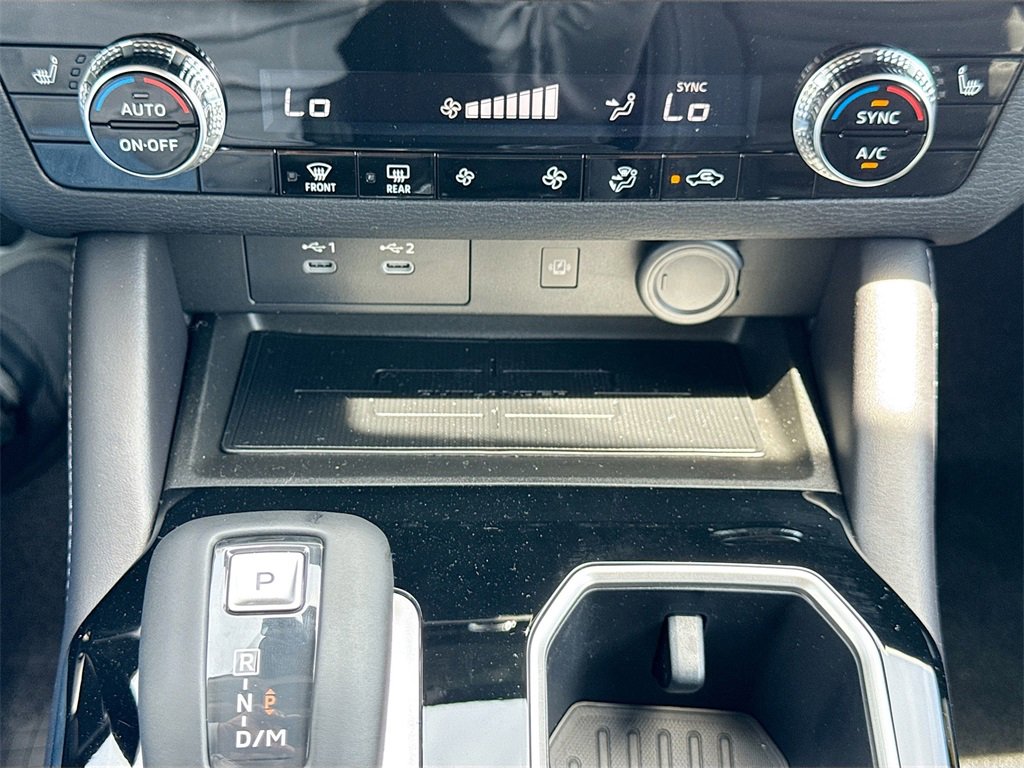 New 2025 Mitsubishi Outlander SE image 16