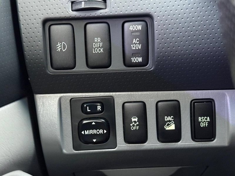 Used 2015 Toyota Tacoma 4x4 Double Cab w/ TRD Off-Road Package image 29